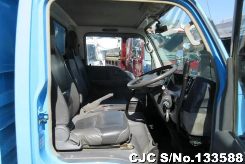 2000 Isuzu / Elf Stock No. 133588