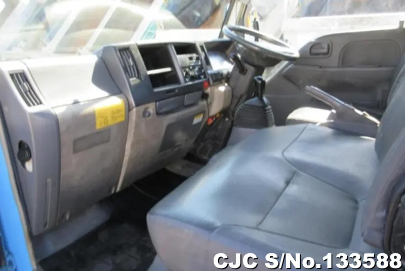 2000 Isuzu / Elf Stock No. 133588