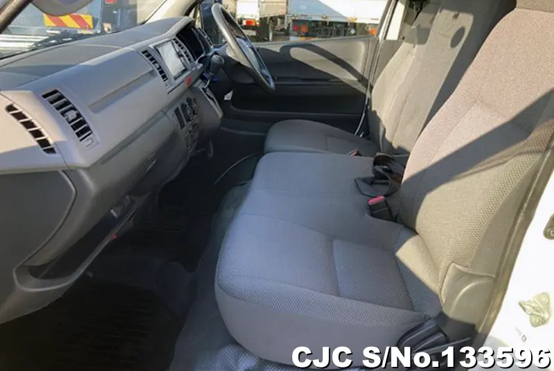 2013 Toyota / Hiace Stock No. 133596