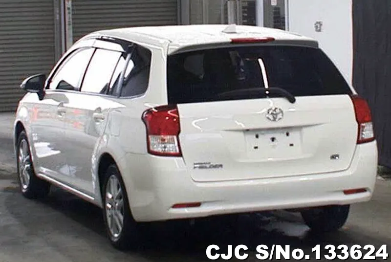 2013 Toyota / Corolla Fielder Stock No. 133624
