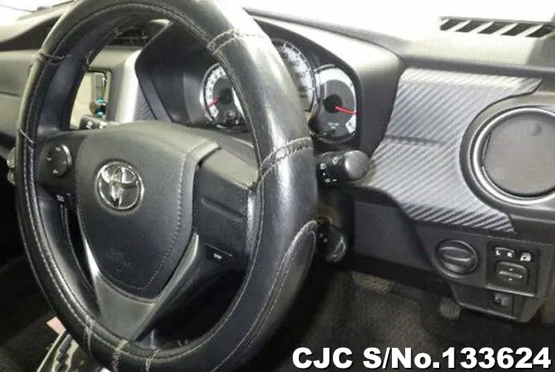 2013 Toyota / Corolla Fielder Stock No. 133624