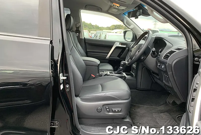 Toyota Land Cruiser Prado in Black for Sale Image 9