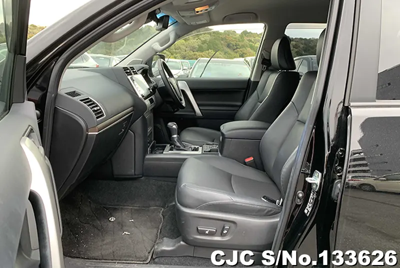 Toyota Land Cruiser Prado in Black for Sale Image 10