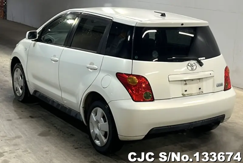 Toyota IST in White for Sale Image 1