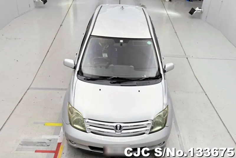 Toyota IST in Silver for Sale Image 4