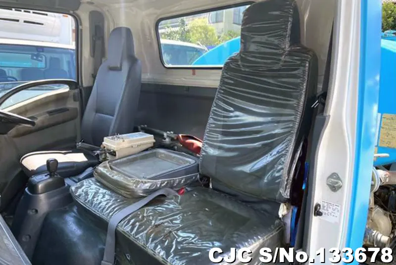 2009 Isuzu / Elf Stock No. 133678