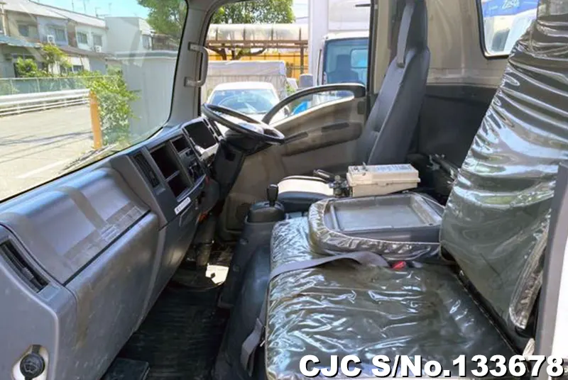 2009 Isuzu / Elf Stock No. 133678