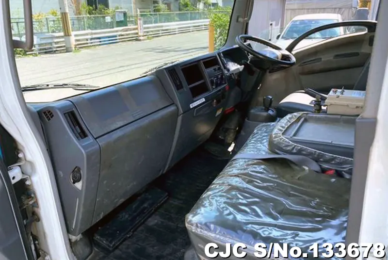 2009 Isuzu / Elf Stock No. 133678