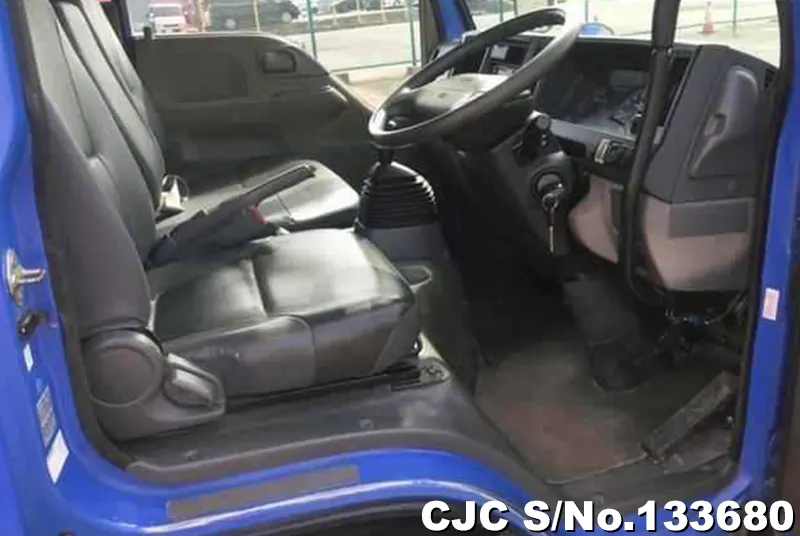 2011 Isuzu / Elf Stock No. 133680