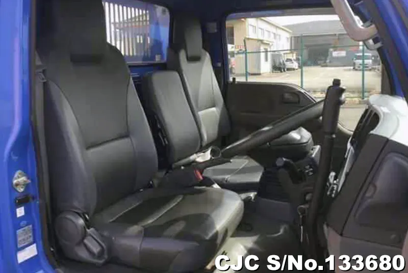 2011 Isuzu / Elf Stock No. 133680