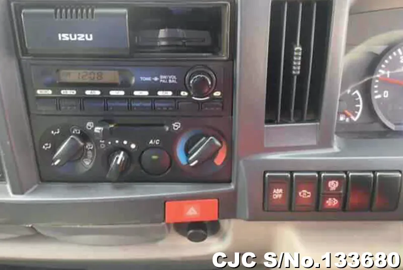 2011 Isuzu / Elf Stock No. 133680