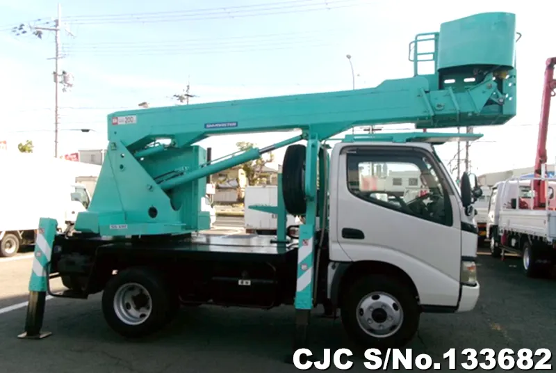 2006 Hino / Dutro Stock No. 133682