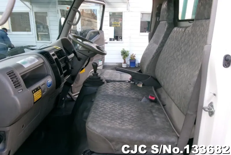 2006 Hino / Dutro Stock No. 133682