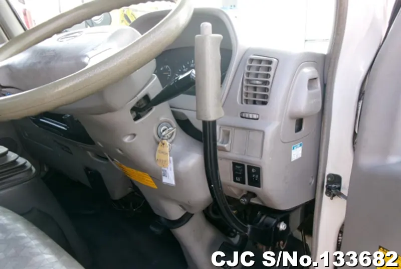 2006 Hino / Dutro Stock No. 133682