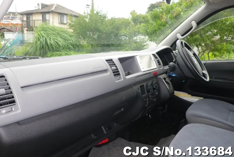 2010 Toyota / Hiace Stock No. 133684