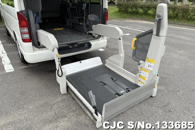 2007 Toyota / Hiace / Commuter Stock No. 133685