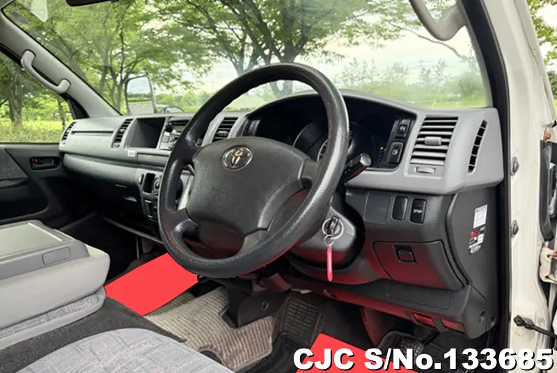 2007 Toyota / Hiace / Commuter Stock No. 133685