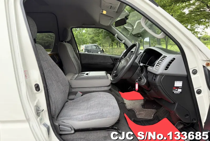 2007 Toyota / Hiace / Commuter Stock No. 133685