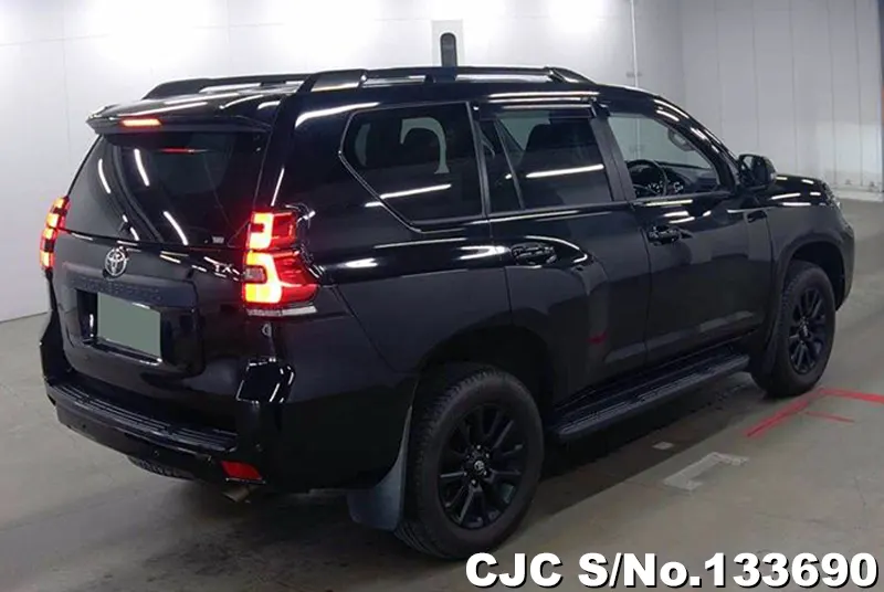 Toyota Land Cruiser Prado in Black for Sale Image 2