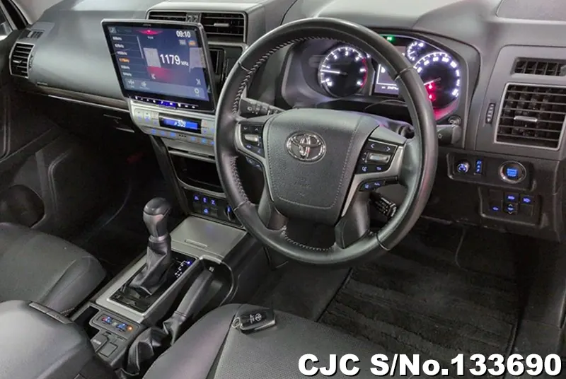 Toyota Land Cruiser Prado in Black for Sale Image 5