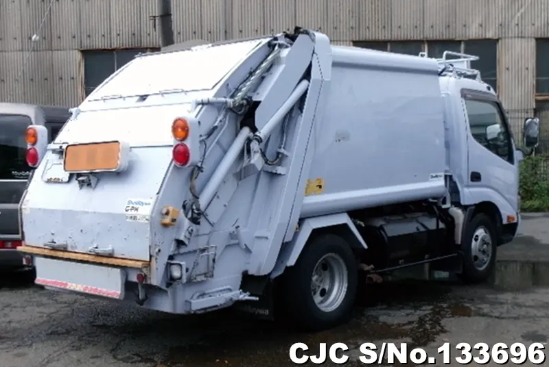 2013 Hino / Dutro Stock No. 133696