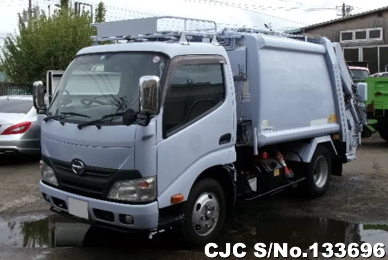 2013 Hino / Dutro Stock No. 133696