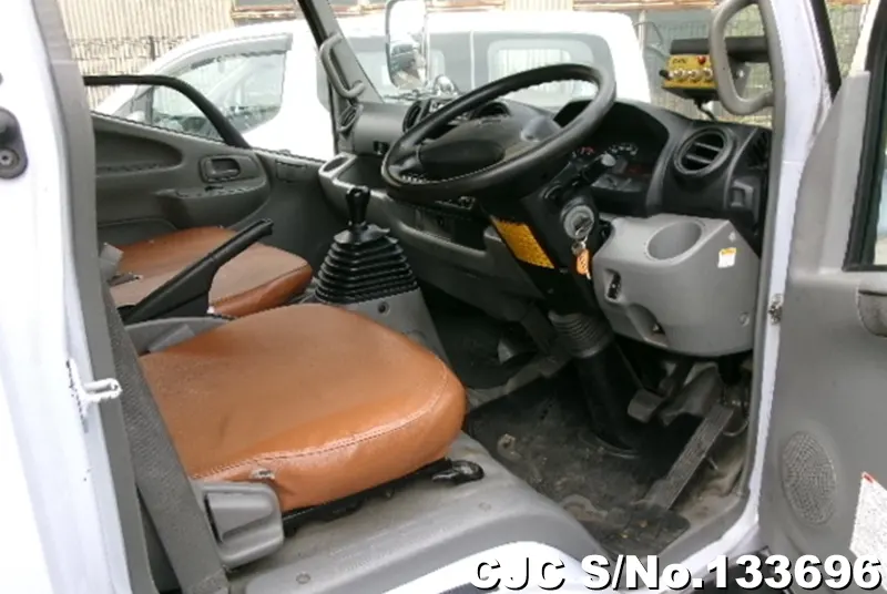 2013 Hino / Dutro Stock No. 133696