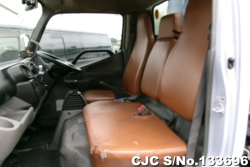 2013 Hino / Dutro Stock No. 133696