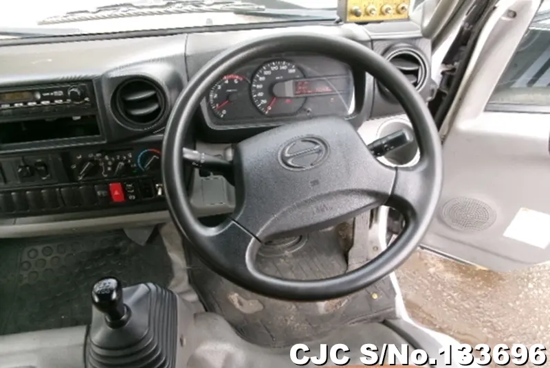 2013 Hino / Dutro Stock No. 133696