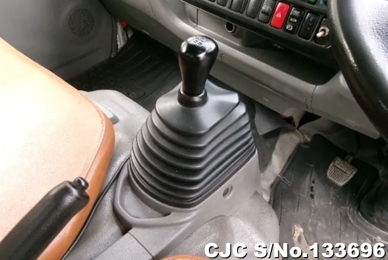 2013 Hino / Dutro Stock No. 133696