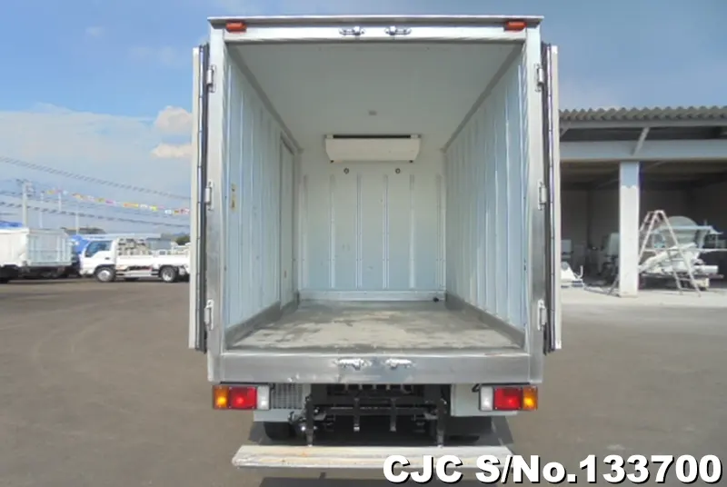 2011 Nissan / Atlas Stock No. 133700