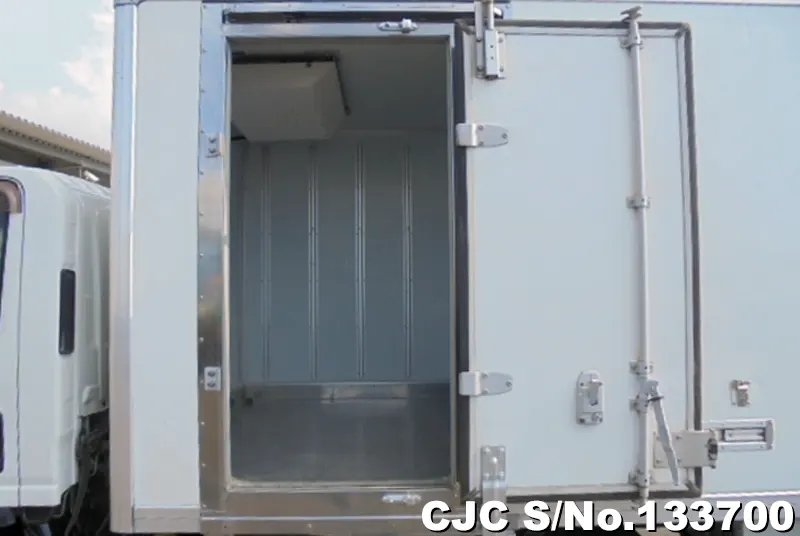 2011 Nissan / Atlas Stock No. 133700