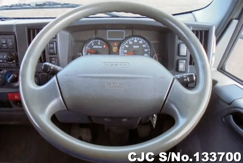 2011 Nissan / Atlas Stock No. 133700