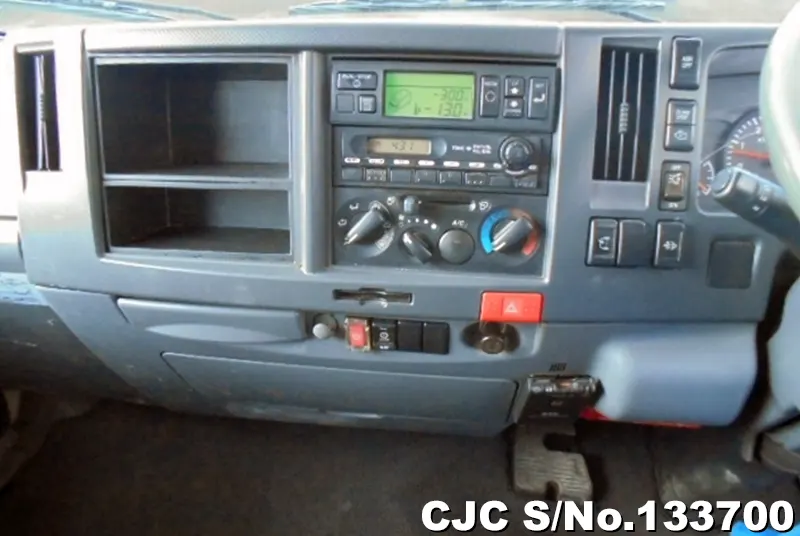 2011 Nissan / Atlas Stock No. 133700