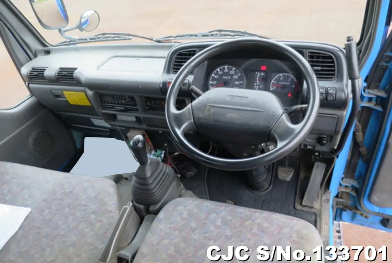 2003 Isuzu / Elf Stock No. 133701