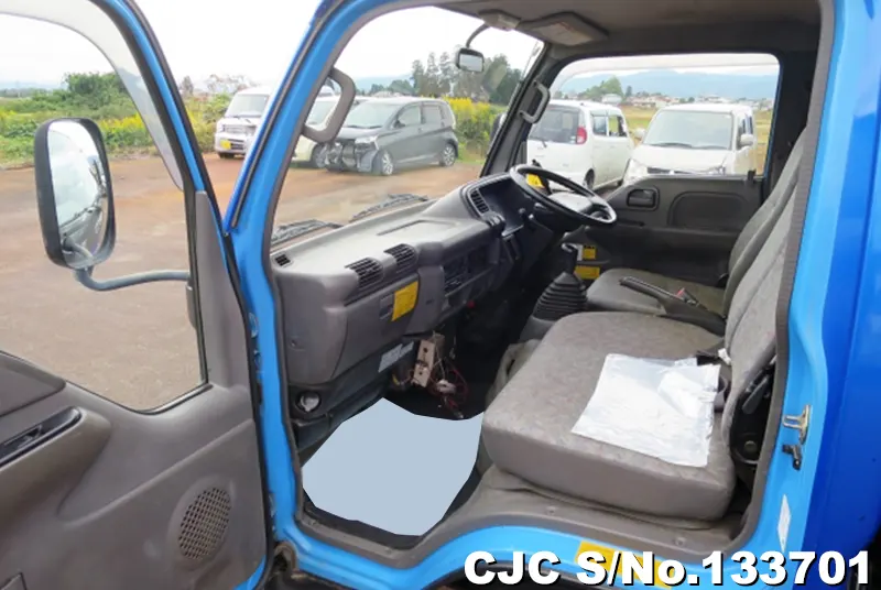 2003 Isuzu / Elf Stock No. 133701