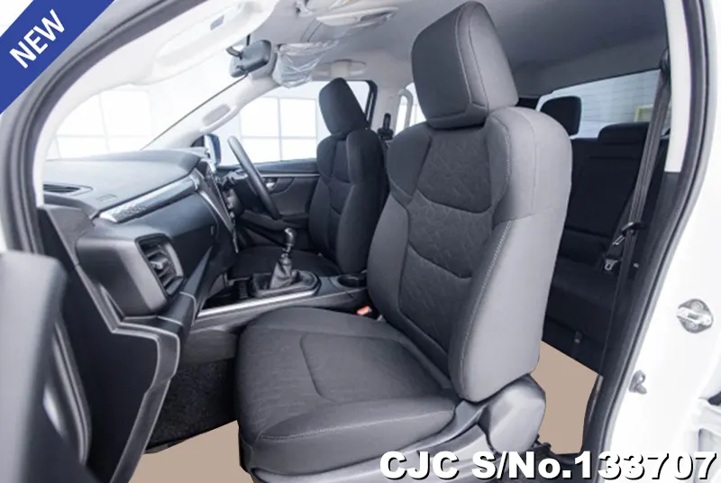 Isuzu D-Max in White for Sale Image 6