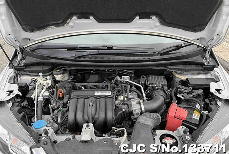 Honda Fit in Pearl White for Sale Image 15