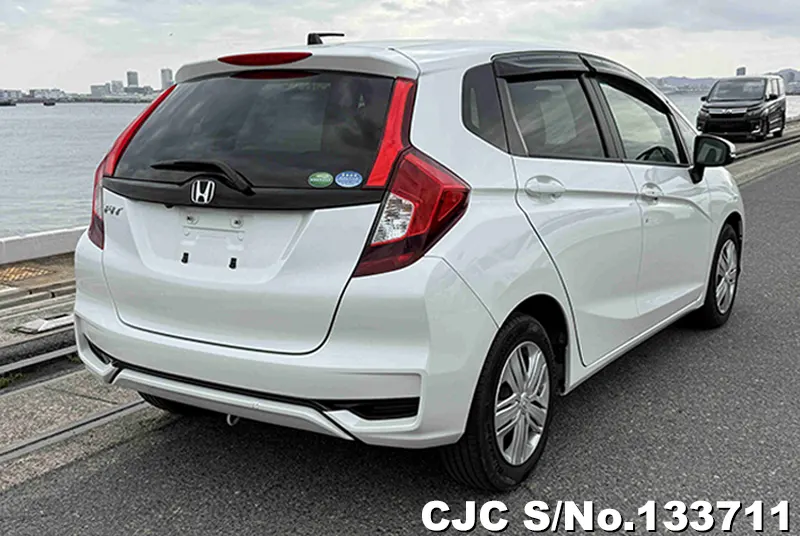Honda Fit in Pearl White for Sale Image 2