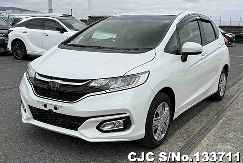 Honda Fit in Pearl White for Sale Image 3