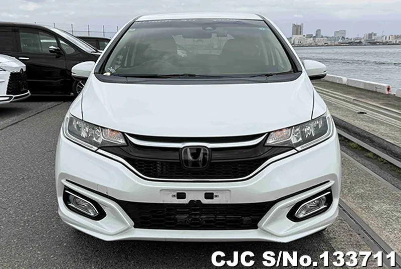 Honda Fit in Pearl White for Sale Image 4