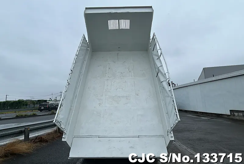2011 Isuzu / Forward Stock No. 133715