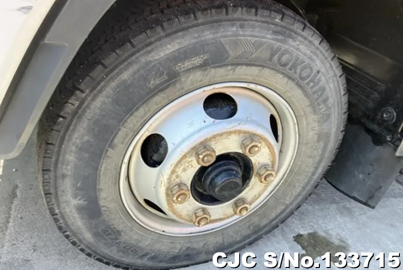 2011 Isuzu / Forward Stock No. 133715