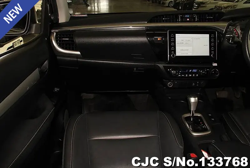 2020 Toyota / Hilux / Revo Stock No. 133768