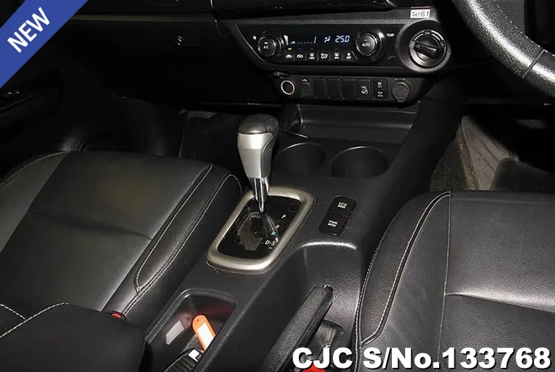 2020 Toyota / Hilux / Revo Stock No. 133768