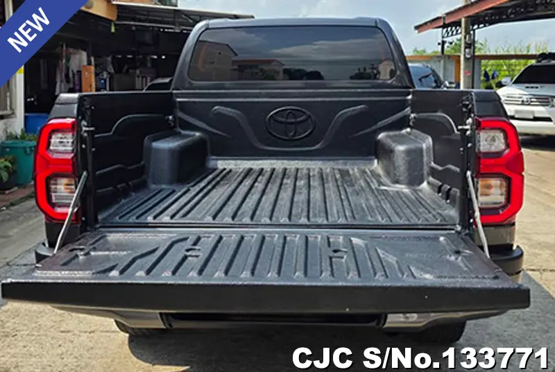 2023 Toyota / Hilux / Revo Stock No. 133771