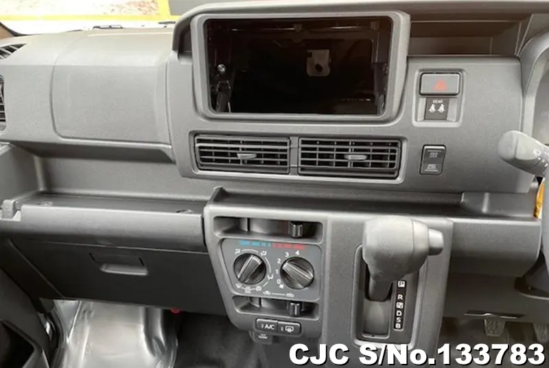 2025 Daihatsu / Hijet Van Stock No. 133783