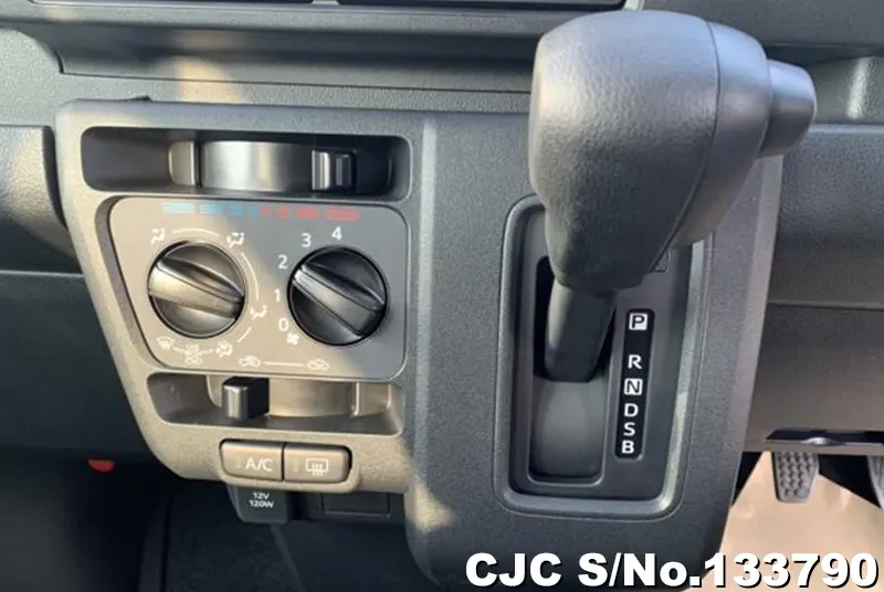 2025 Daihatsu / Hijet Stock No. 133790