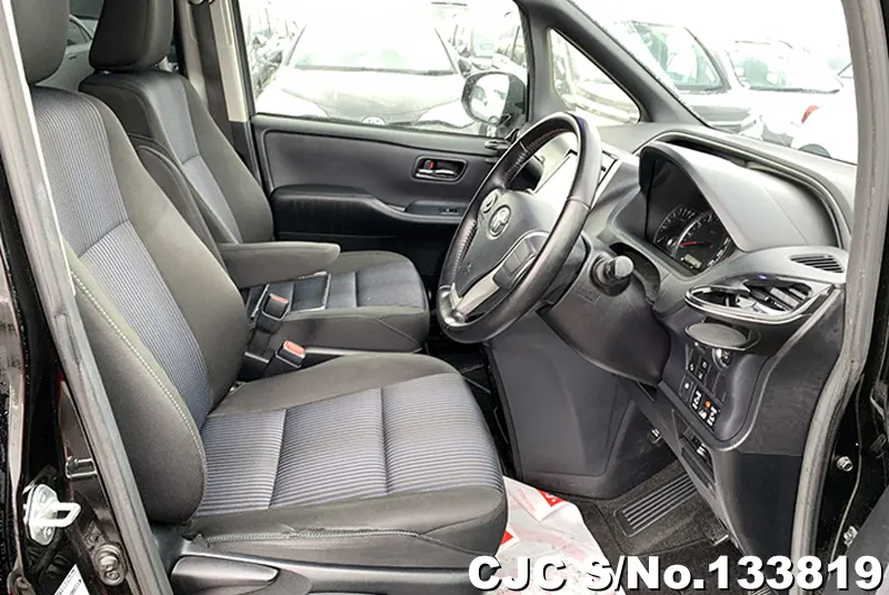 2016 Toyota / Voxy Stock No. 133819