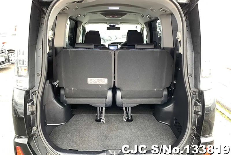 2016 Toyota / Voxy Stock No. 133819